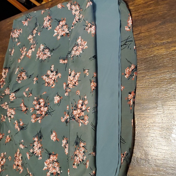 Madewell Mockneck Top in Butterfly Garden - medium - Picture 4 of 8